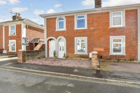 4 bedroom semi-detached house for sale