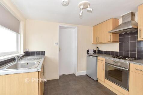 2 bedroom ground floor flat for sale