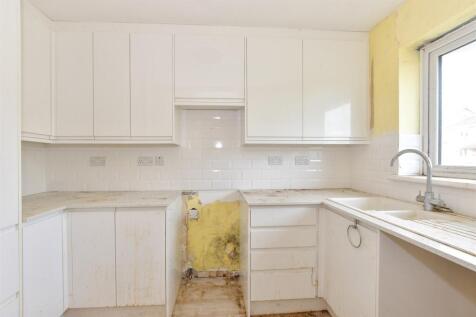 2 bedroom terraced bungalow for sale