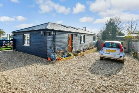 2 bedroom detached bungalow for sale