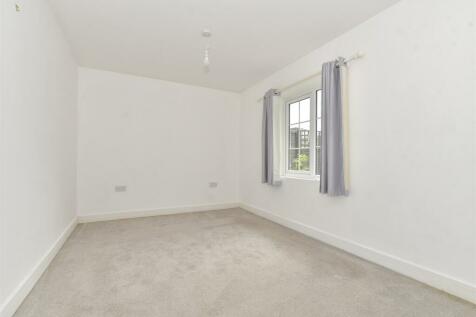 2 bedroom ground floor flat for sale