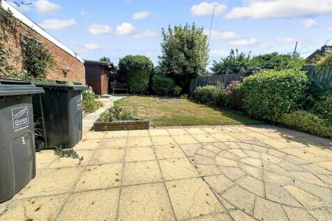 2 bedroom semi-detached bungalow for sale