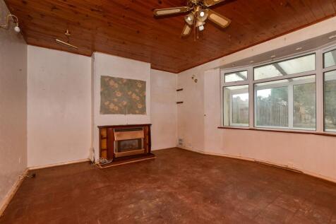2 bedroom semi-detached bungalow for sale