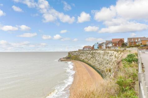 2 bedroom ground floor flat for sale