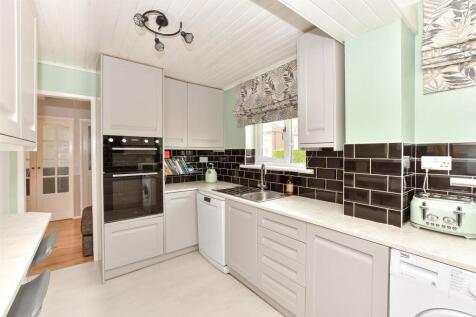 6 bedroom semi-detached house for sale