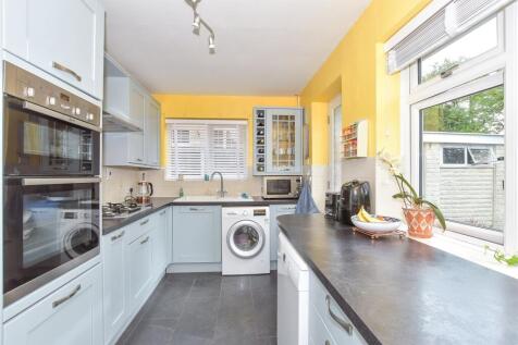 Laburnum Lane, Sturry, Canterbury, Kent 4 bed chalet for sale
