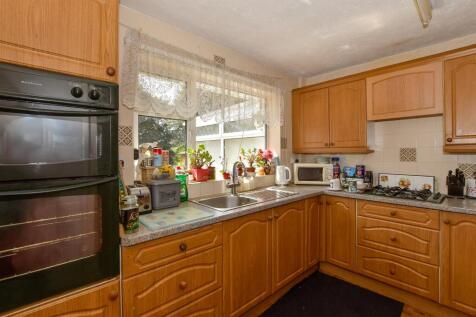 2 bedroom semi-detached bungalow for sale