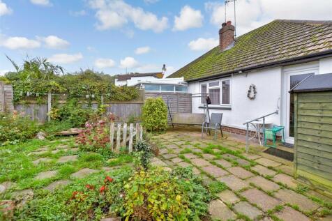 2 bedroom semi-detached bungalow for sale