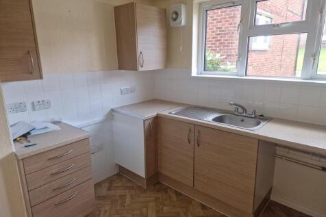 1 bedroom ground floor flat for sale