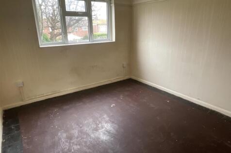 1 bedroom ground floor flat for sale