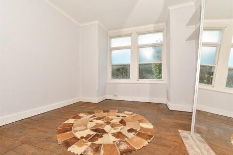 1 bedroom ground floor flat for sale