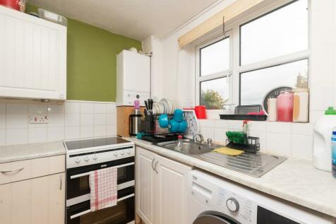 1 bedroom ground floor flat for sale