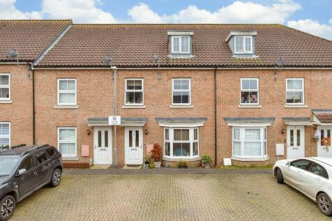 3 bedroom terraced house for sale