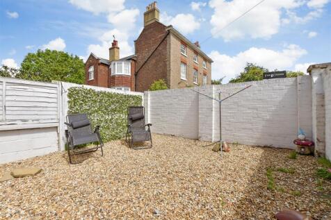 The Street, Woodnesborough, Sandwich... 3 bed semi