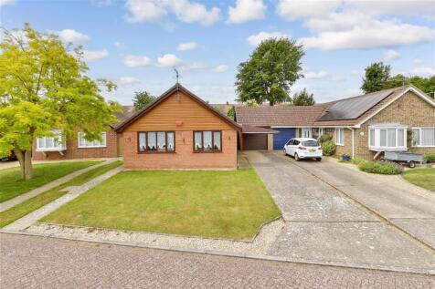 2 bedroom detached bungalow for sale