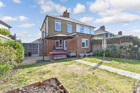 2 bedroom semi-detached house for sale