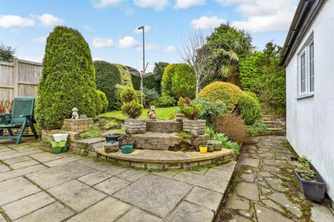 Napchester Road, Whitfield, Dover, Kent 2 bed cottage for sale