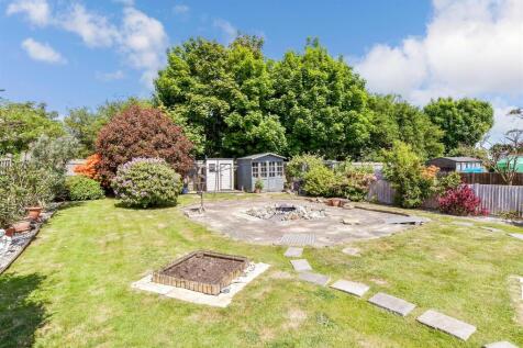 2 bedroom semi-detached bungalow for sale