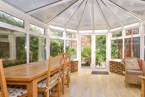 3 bedroom town house for sale