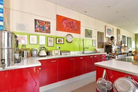 2 bedroom detached house for sale