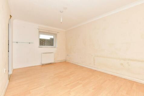 1 bedroom ground floor flat for sale