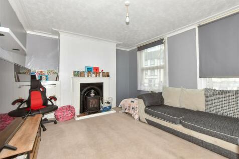 5 bedroom terraced house for sale