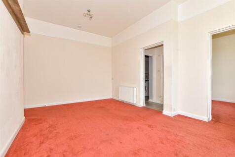 2 bedroom ground floor flat for sale