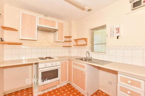 1 bedroom maisonette for sale