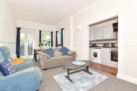 2 bedroom ground floor flat for sale