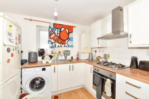 2 bedroom ground floor flat for sale