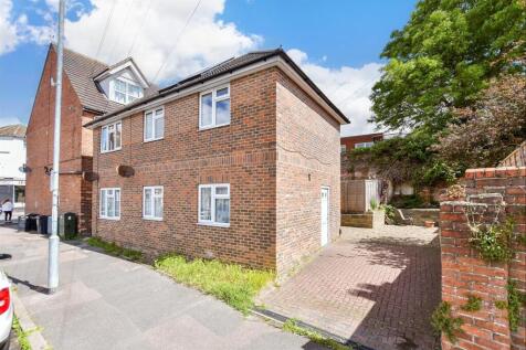 Bradstone Avenue, Folkestone, Kent 2 bed apartment for sale