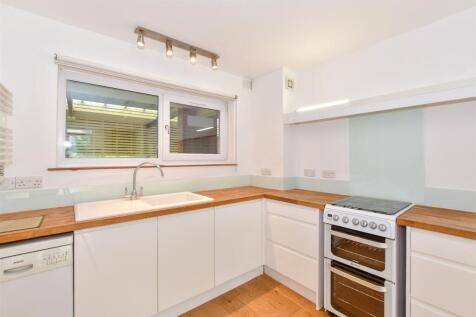 3 bedroom ground floor maisonette for sale