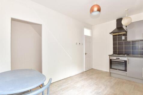 2 bedroom ground floor flat for sale