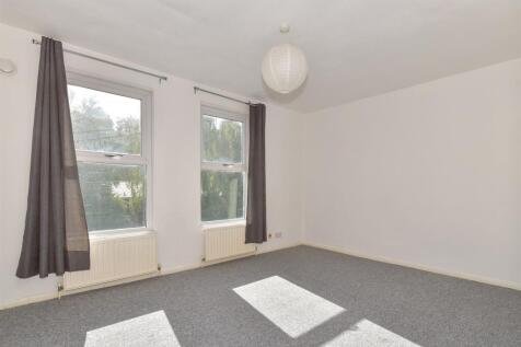 2 bedroom ground floor flat for sale