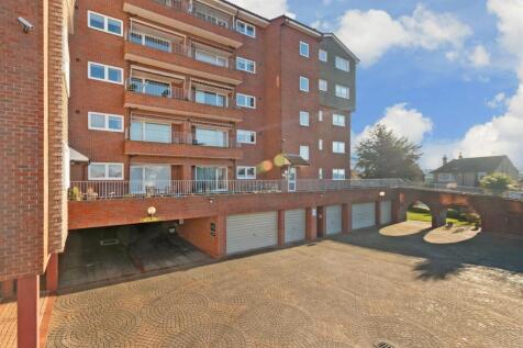 1 bedroom ground floor flat for sale