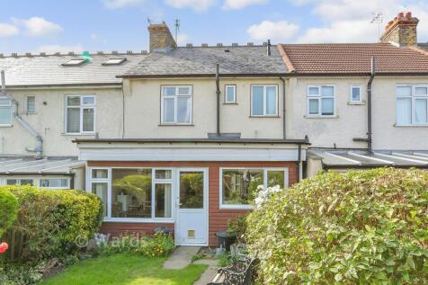 Pinnocks Avenue, Gravesend, Kent 3 bed terraced house for sale