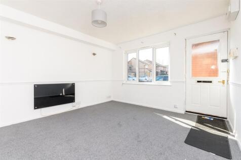 1 bedroom ground floor maisonette for sale