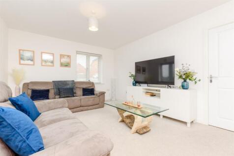 1 bedroom ground floor flat for sale