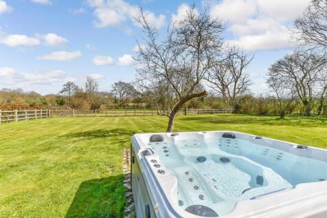4 bedroom detached bungalow for sale
