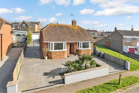 Clifftown Gardens, Herne Bay, Kent 2 bed detached bungalow for sale
