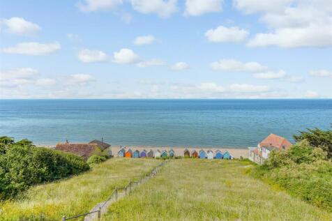 4 bedroom chalet for sale