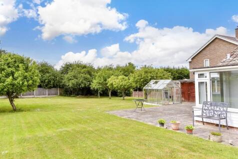 2 bedroom semi-detached bungalow for sale