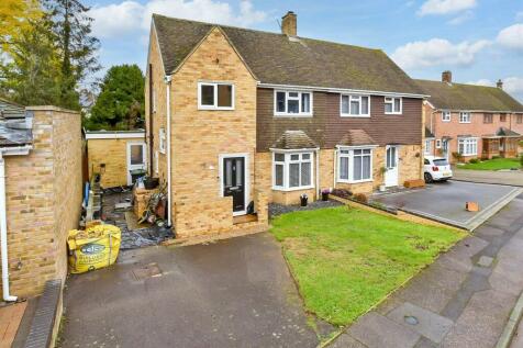 The Ferns, Larkfield, Aylesford, Kent 3 bed semi