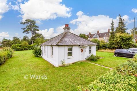 2 bedroom detached bungalow for sale
