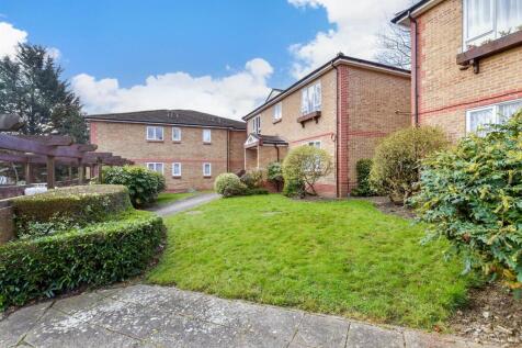 1 bedroom ground floor flat for sale