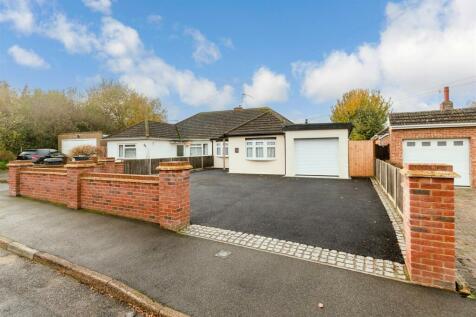 3 bedroom semi-detached bungalow for sale