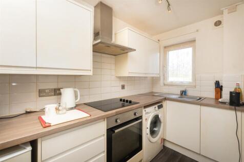 1 bedroom ground floor flat for sale