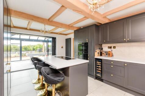 5 bedroom detached bungalow for sale