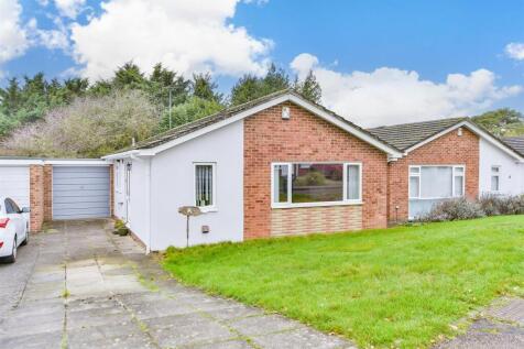 2 bedroom detached bungalow for sale