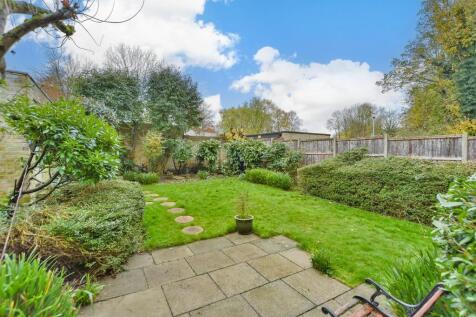 4 bedroom terraced house for sale